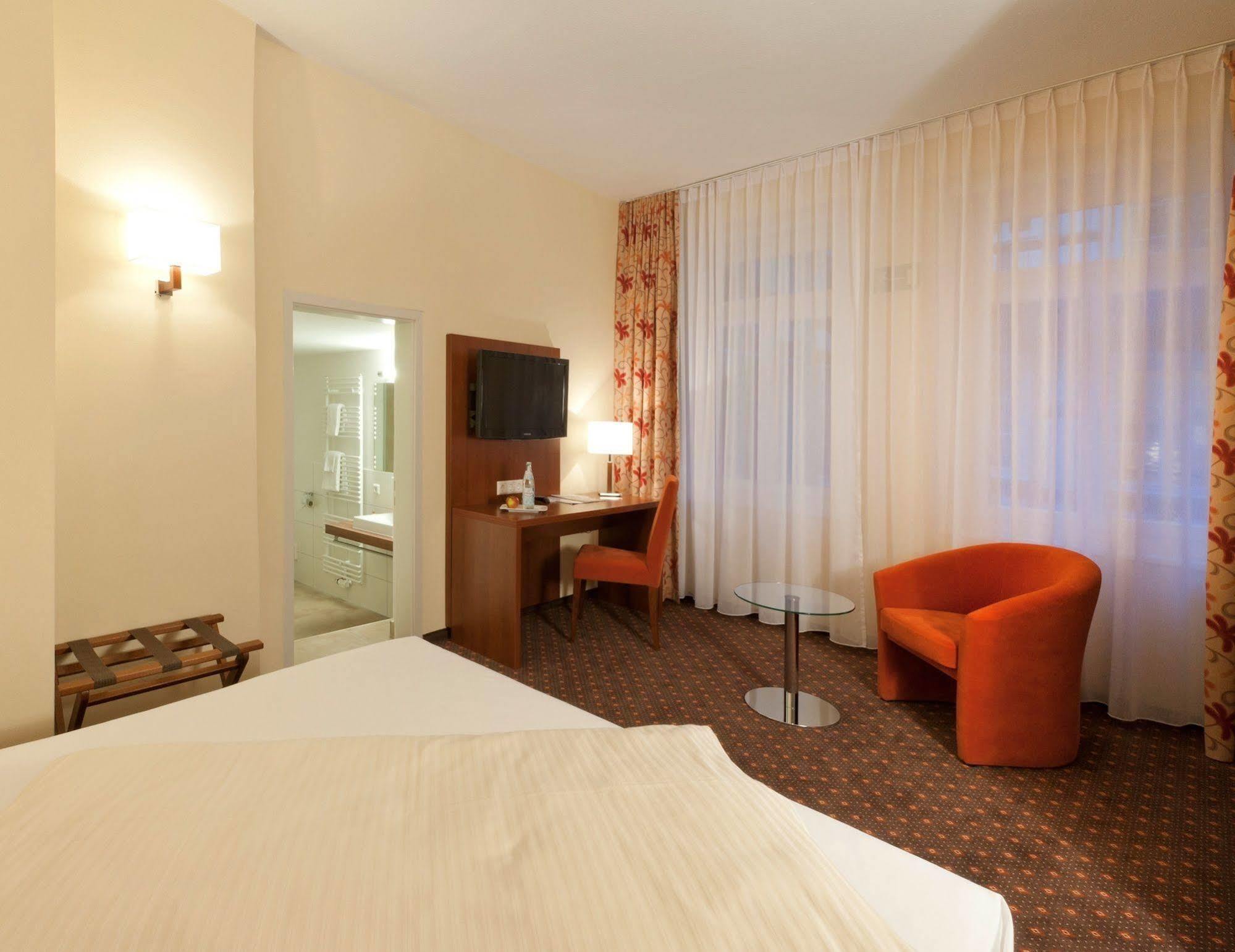 Stadt-Gut-Hotel Gasthof Goldener Adler Schwäbisch Hall Екстериор снимка