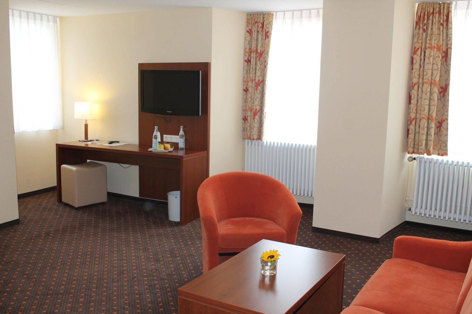 Stadt-Gut-Hotel Gasthof Goldener Adler Schwäbisch Hall Екстериор снимка