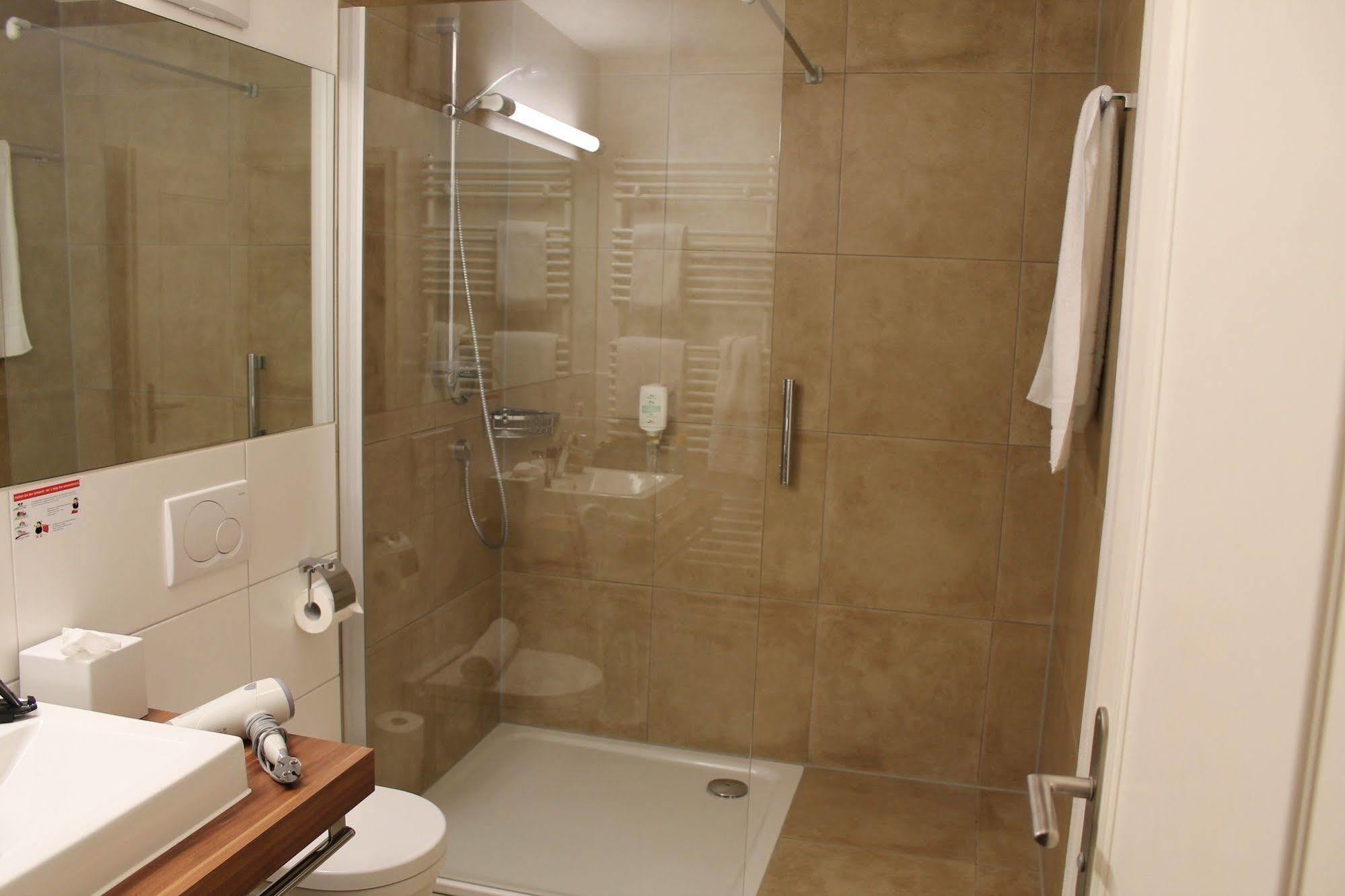 Stadt-Gut-Hotel Gasthof Goldener Adler Schwäbisch Hall Екстериор снимка