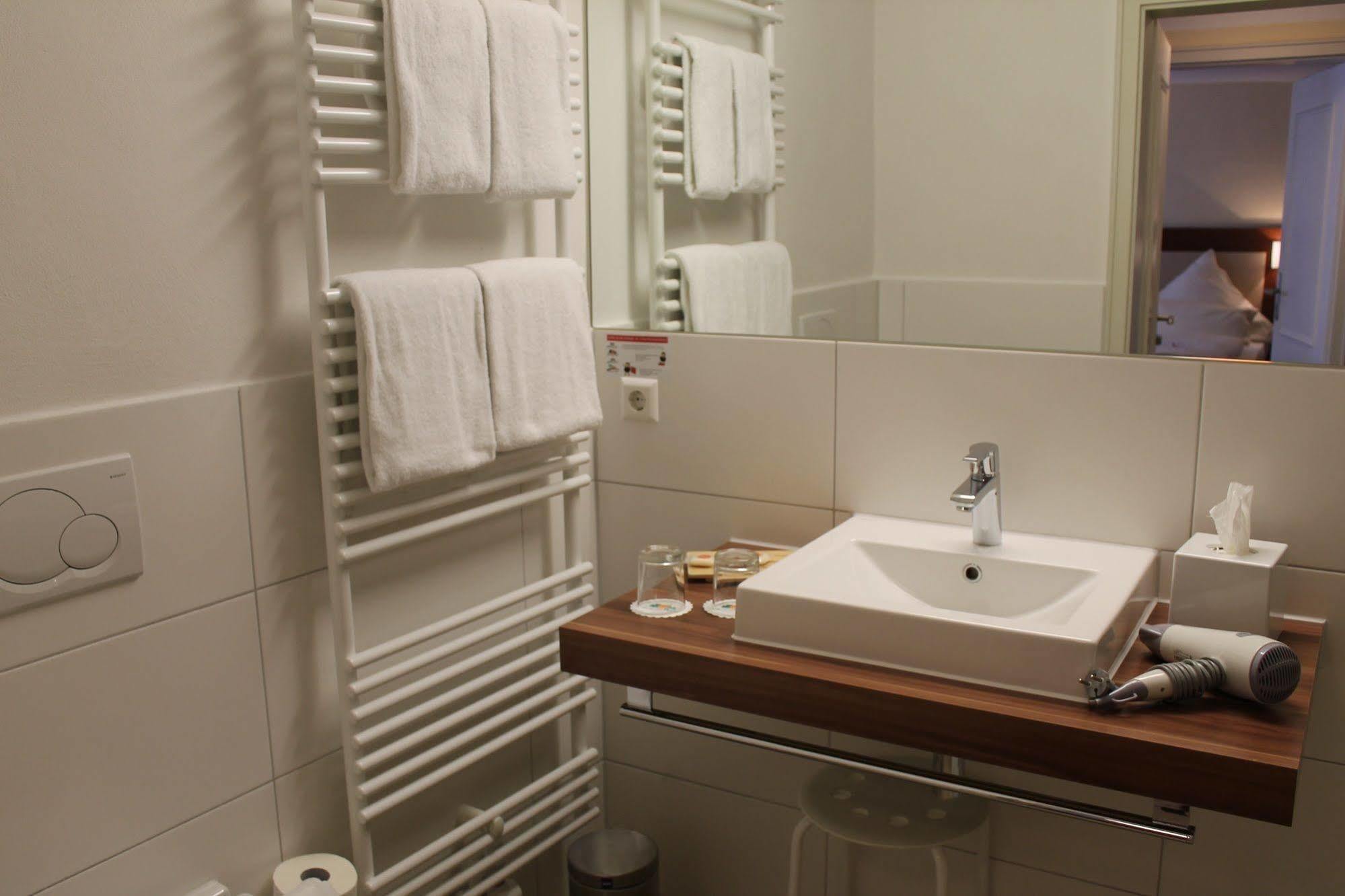 Stadt-Gut-Hotel Gasthof Goldener Adler Schwäbisch Hall Екстериор снимка