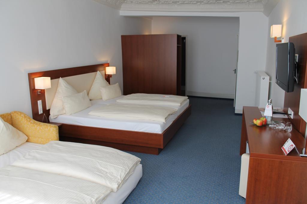 Stadt-Gut-Hotel Gasthof Goldener Adler Schwäbisch Hall Стая снимка